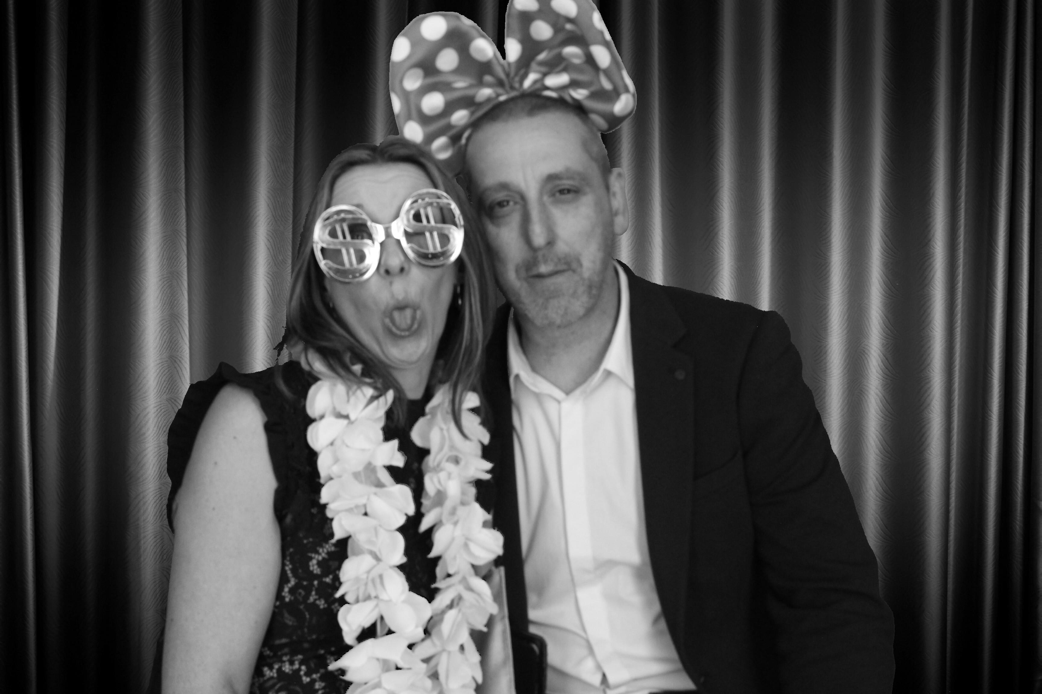 Mr & Mrs Mills | View more photos from the event at gallery.myphotoboothexperience.co.uk/u/MyPhotoBoothExperienceLtd/Mr-Mrs-Mills